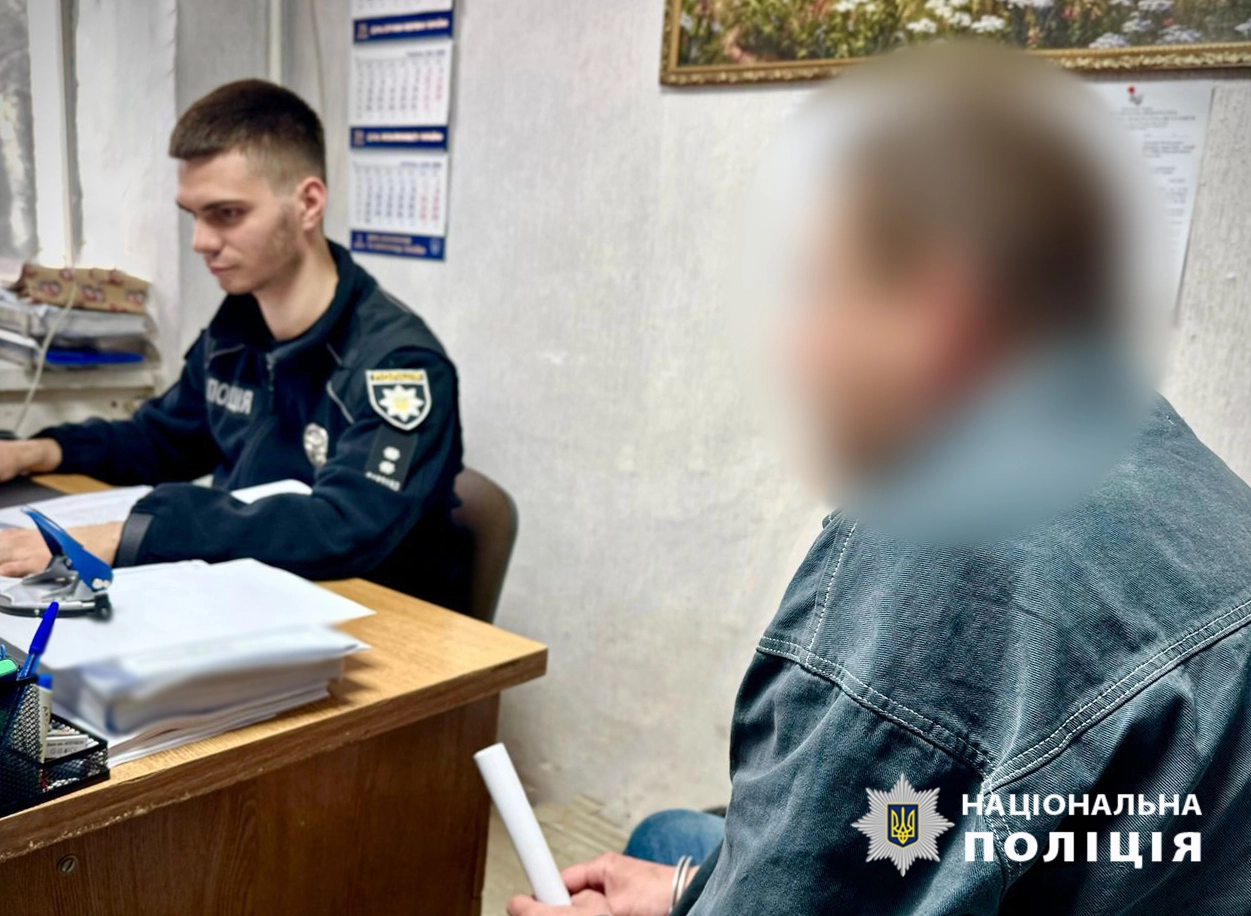 В Одесі чоловік жорстоко побив сусіда по комуналці через мотлох та сморід (фото)