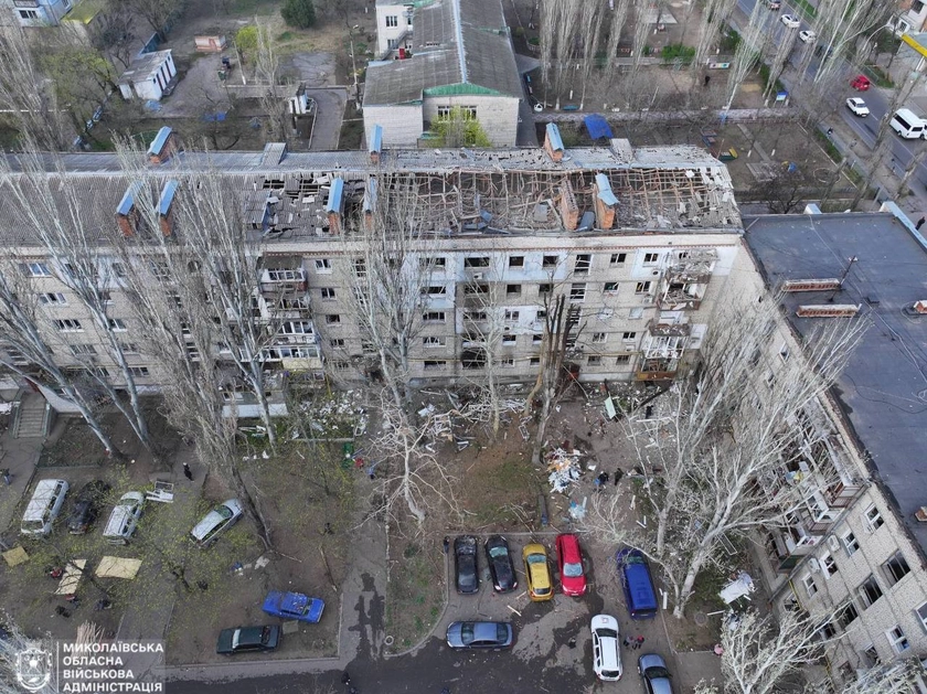 Вночі росіяни атакували дронами Миколаїв, 10 людей поранені, двоє з них – у лікарні (фото)