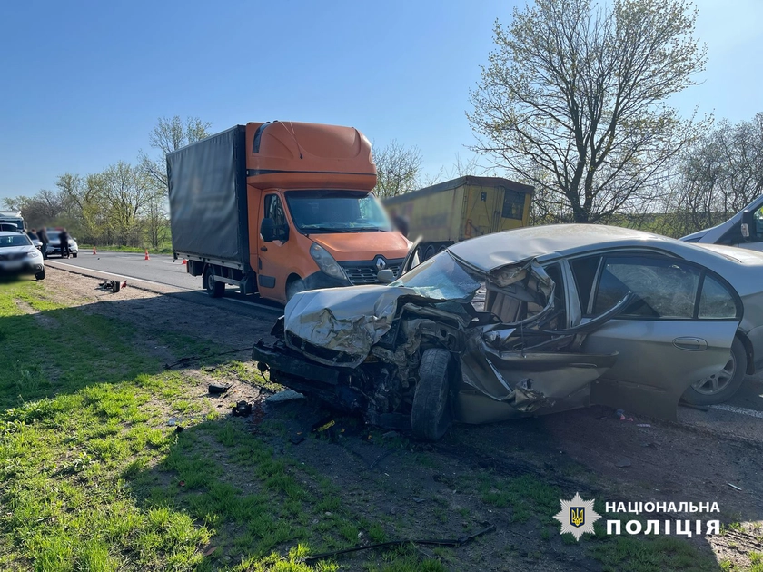 Смертельна ДТП: біля Сарати, жінка виїхала на зустрічку де зіштовхнулася з вантажівкою (фото)
