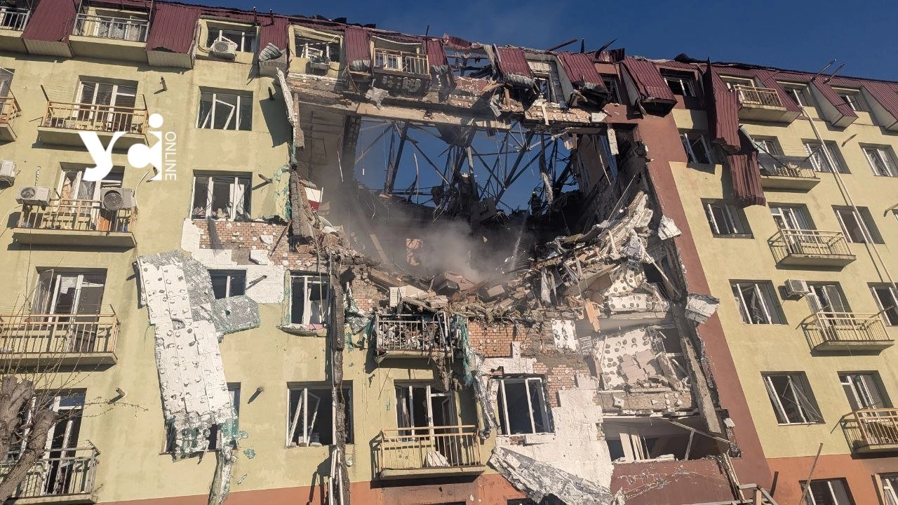 Дрон рф вщент зруйнував будинок працівниць університету в Одесі