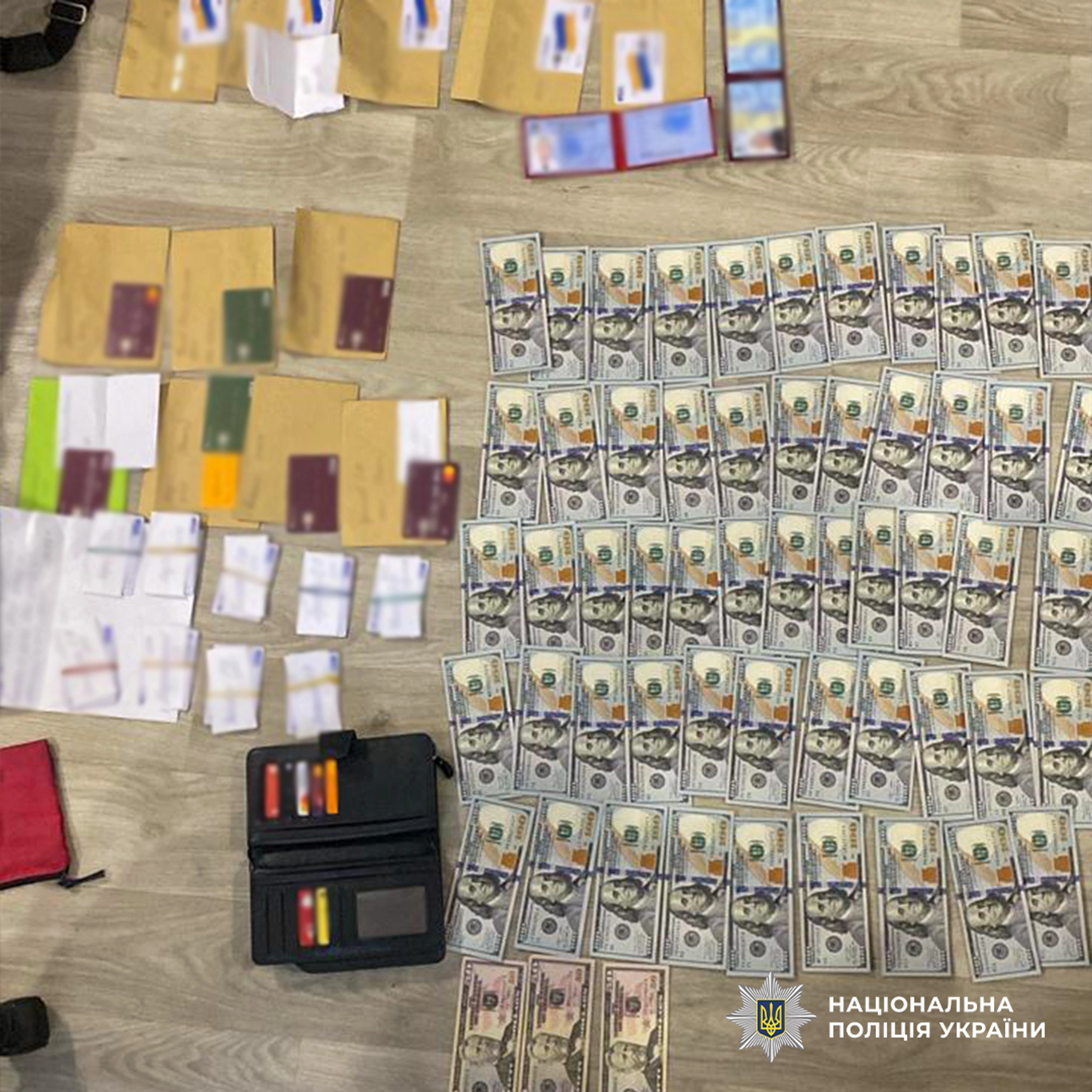 «Мертві душі» та фіктивне бронювання