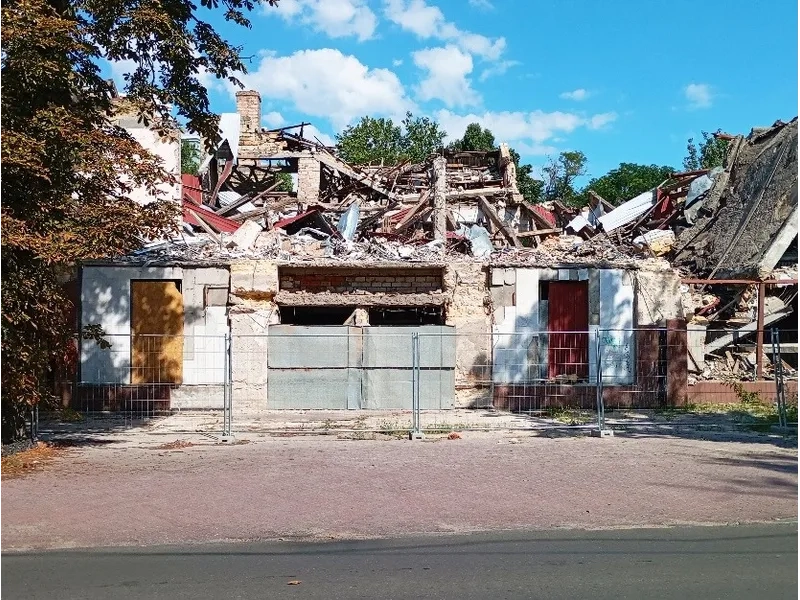 В Одесі продають зруйнований обстрілами комплекс із відомою кондитерською «Профітролі»