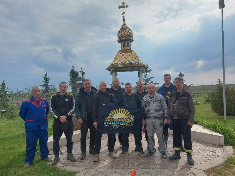 Комунальники з Одещини працюють на укріпленні оборони у Краматорську