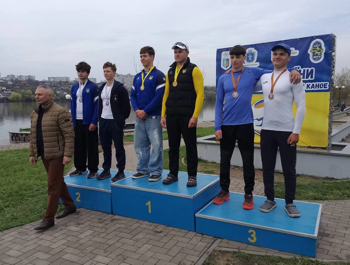 17 медалей на Кубку України: веслувальники Вилківської ДЮСШ успішно відкрили сезон