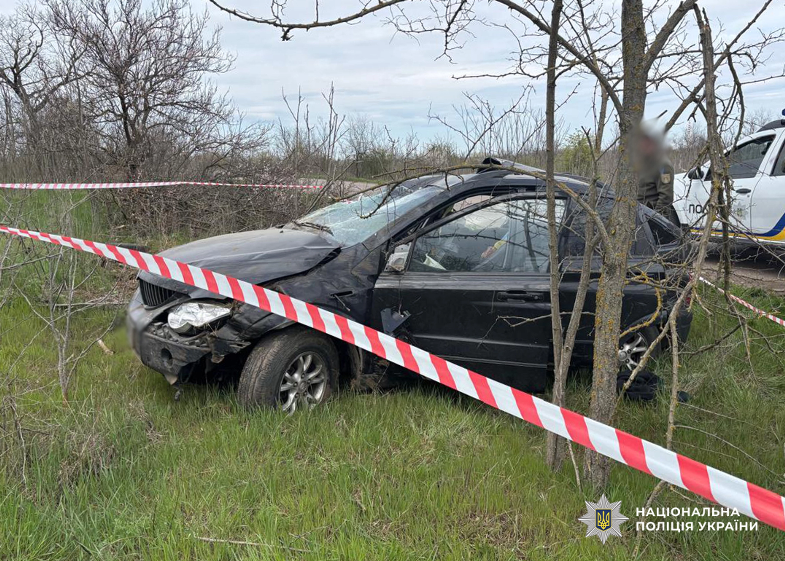 На Одещині п’яний чоловік з пістолетом пограбував авто і викрав іншу машину