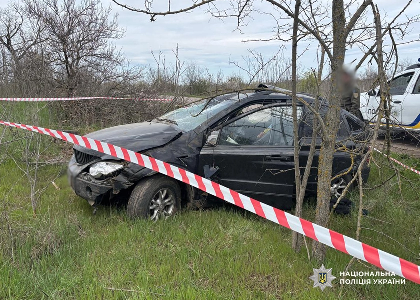 На Одещині п’яний чоловік з пістолетом пограбував авто і викрав іншу машину