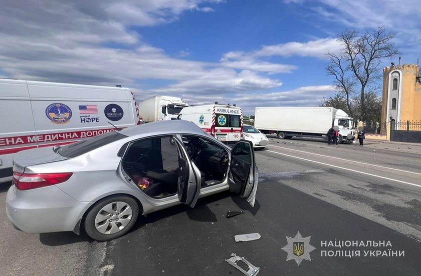 На об’їзній дорозі внаслідок моторошної аварії ускладнено рух транспорту