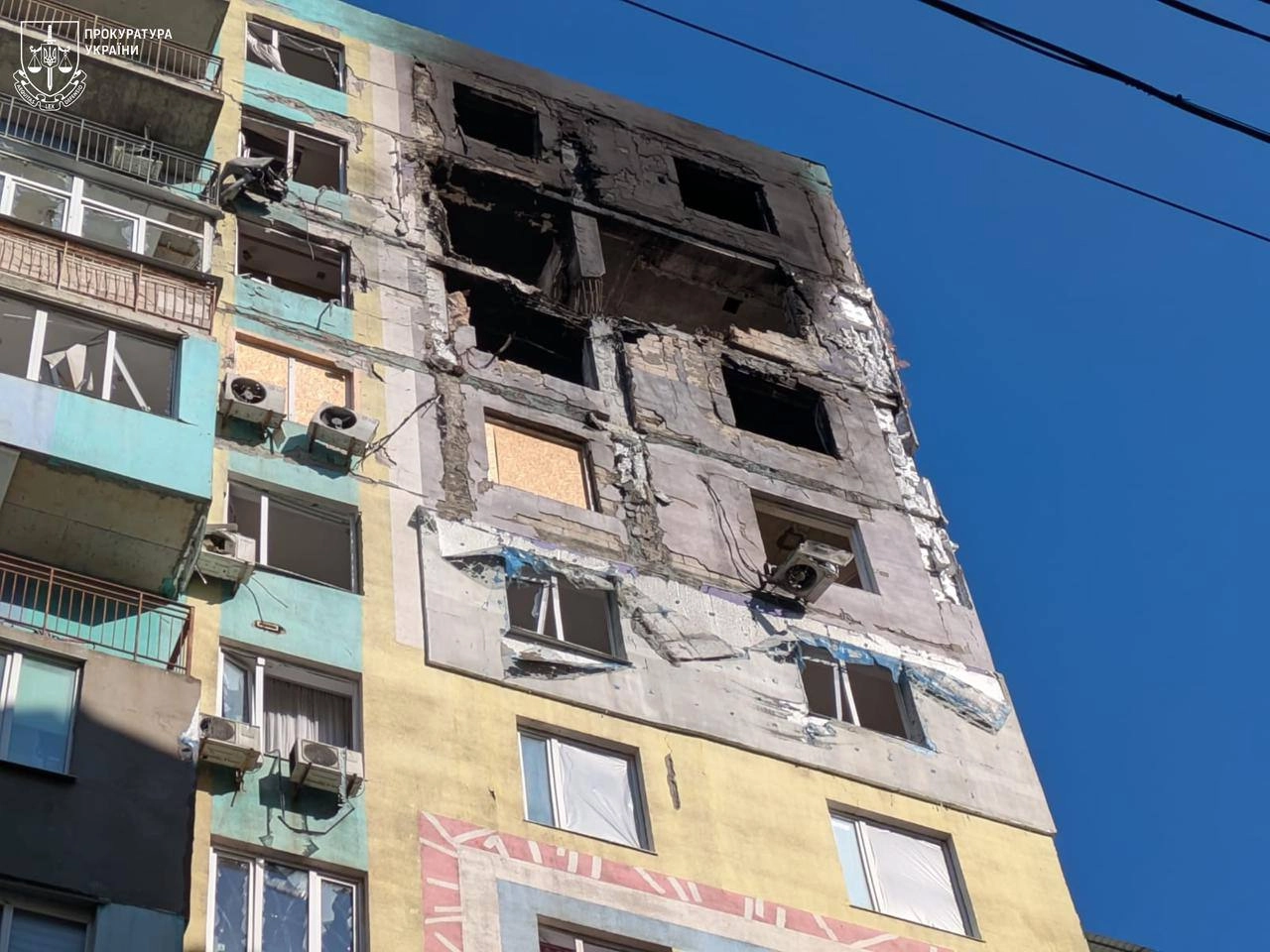 Наслідки влучання БпЛА рф у житловий будинок