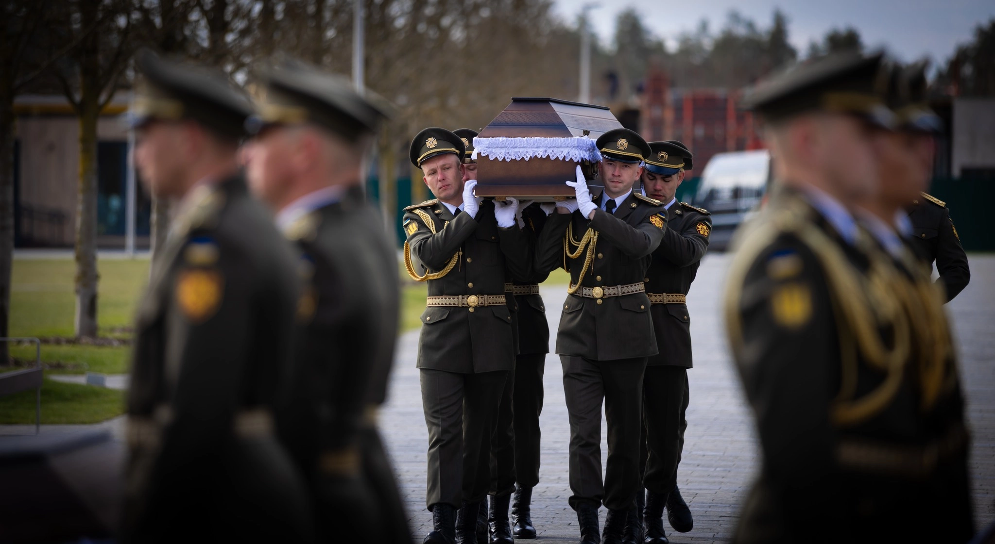 На меморіальному кладовищі провели в останню путь 27 невідомих воїнів