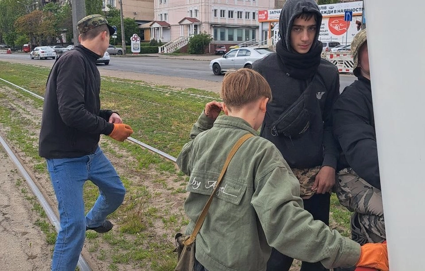 В Одесі підлітки розпилили газ у 12-му трамваї: поліція затримала порушників