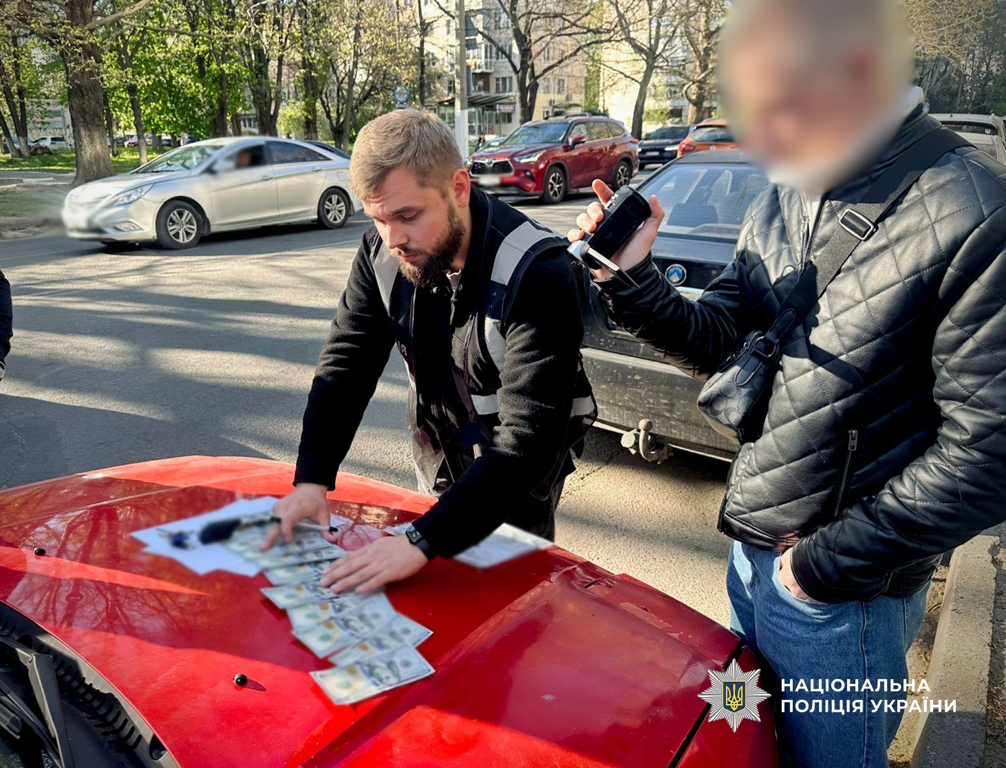 Правоохоронці викрили схему «вирішення питань» у ТЦК