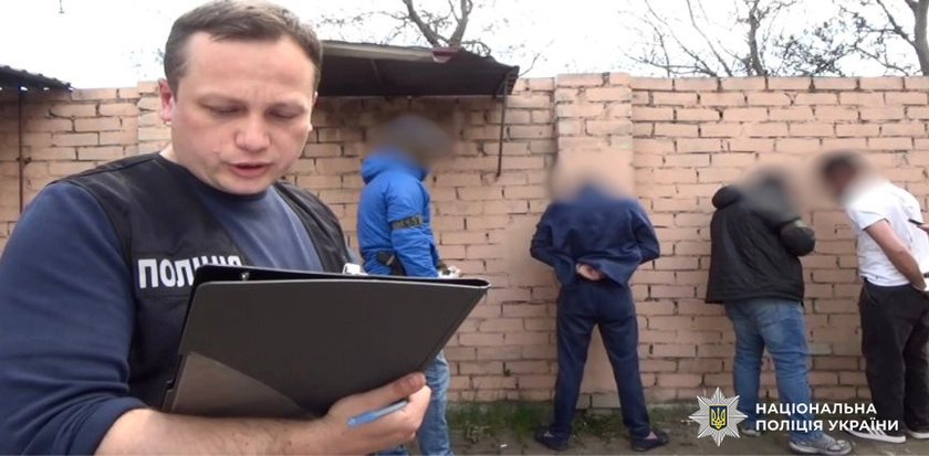 В Одесі затримали групу здирників, які вигадали борг для містянина