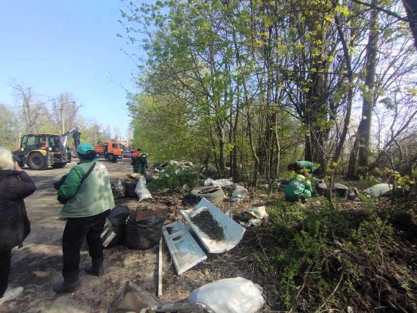 У Пересипському районі Одеси ліквідували стихійні сміттєзвалища