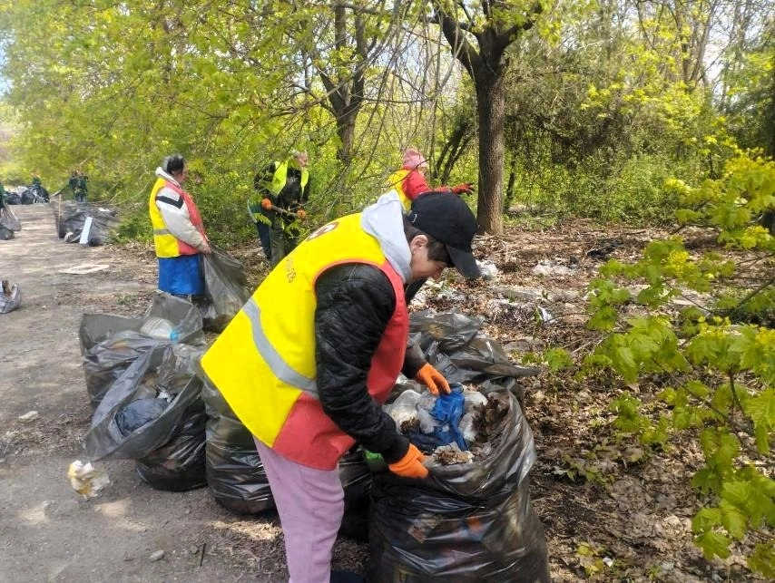 В Одесі прибрали великі стихійні сміттєзвалища
