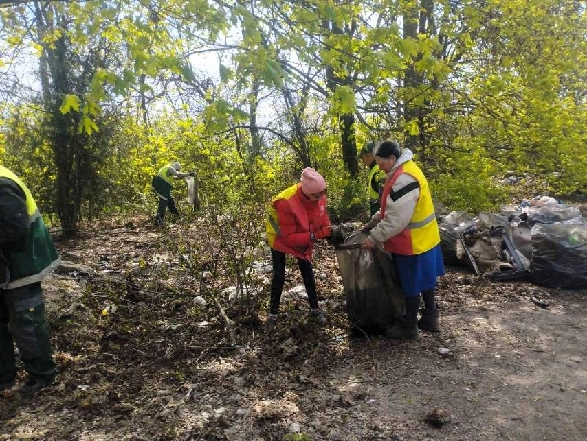 В Одесі прибрали великі стихійні сміттєзвалища