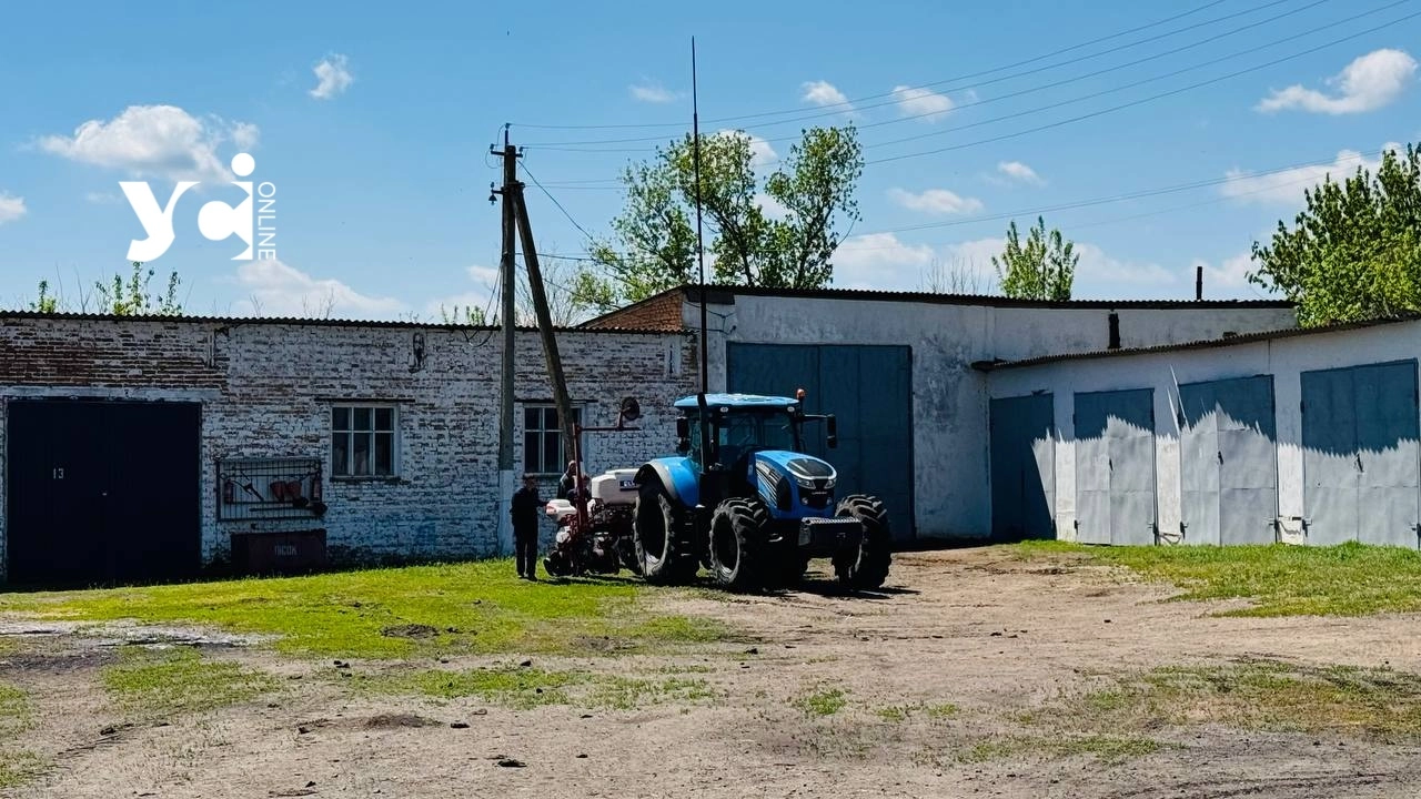 На Одещині дівчата масово опановують професії трактористок і механіків