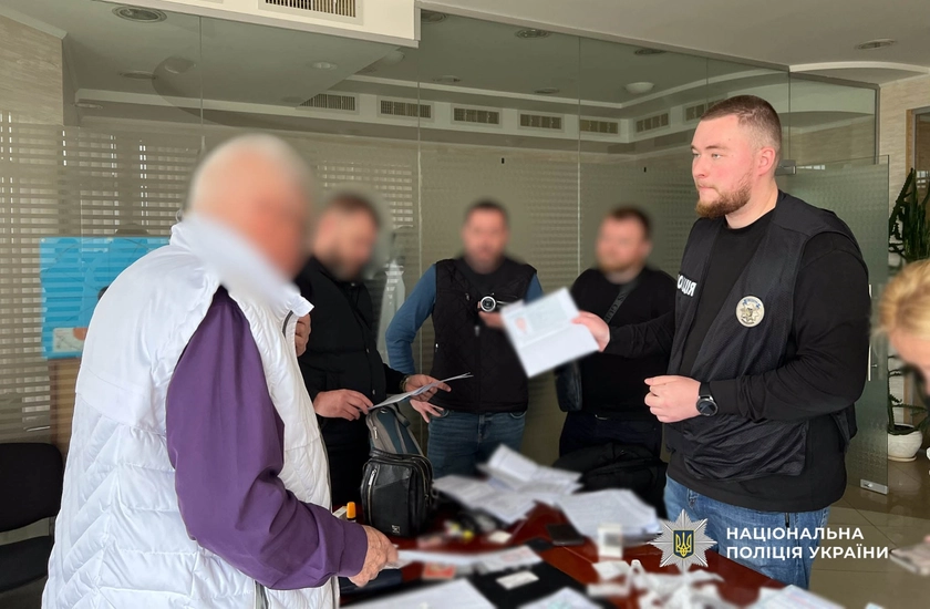 «Здорові» дистанційно: в Одесі 74-річний директор медцентру продавав довідки морякам