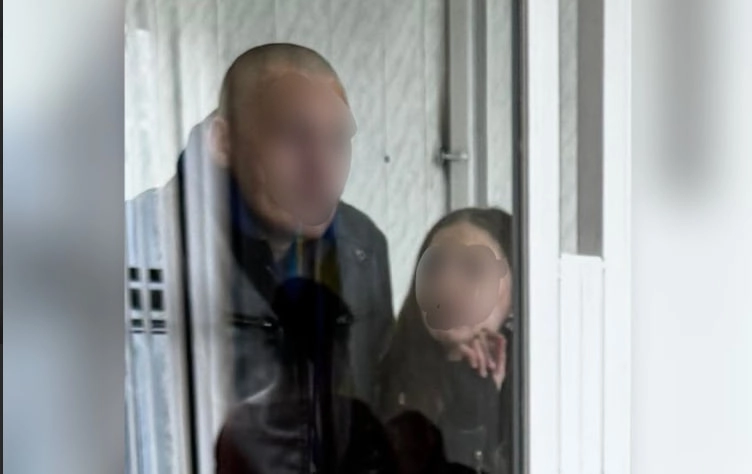Справа про дитину, тіло якої знайшли у морозильнику: хто винен — безжальна система чи підсудна пара