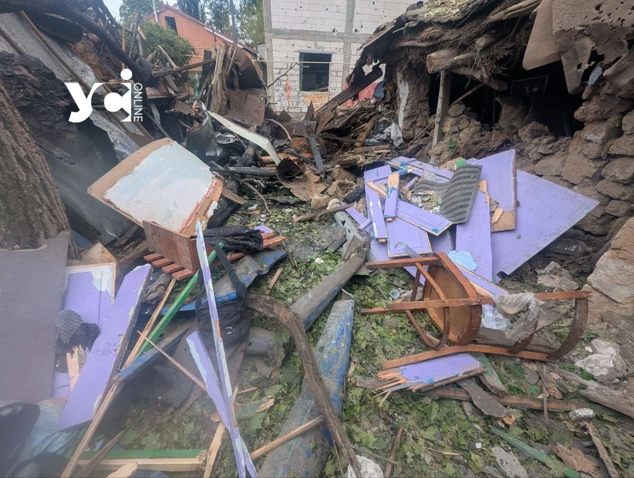 «Будинок спалахнув одразу»: мешканці Одеси розповіли про наслідки нічної атаки дронів