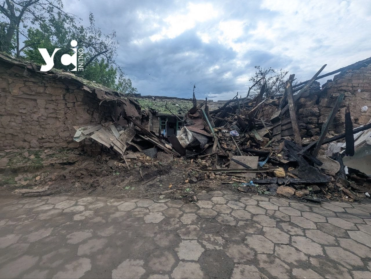 «Будинок спалахнув одразу»: мешканці Одеси розповіли про наслідки нічної атаки дронів