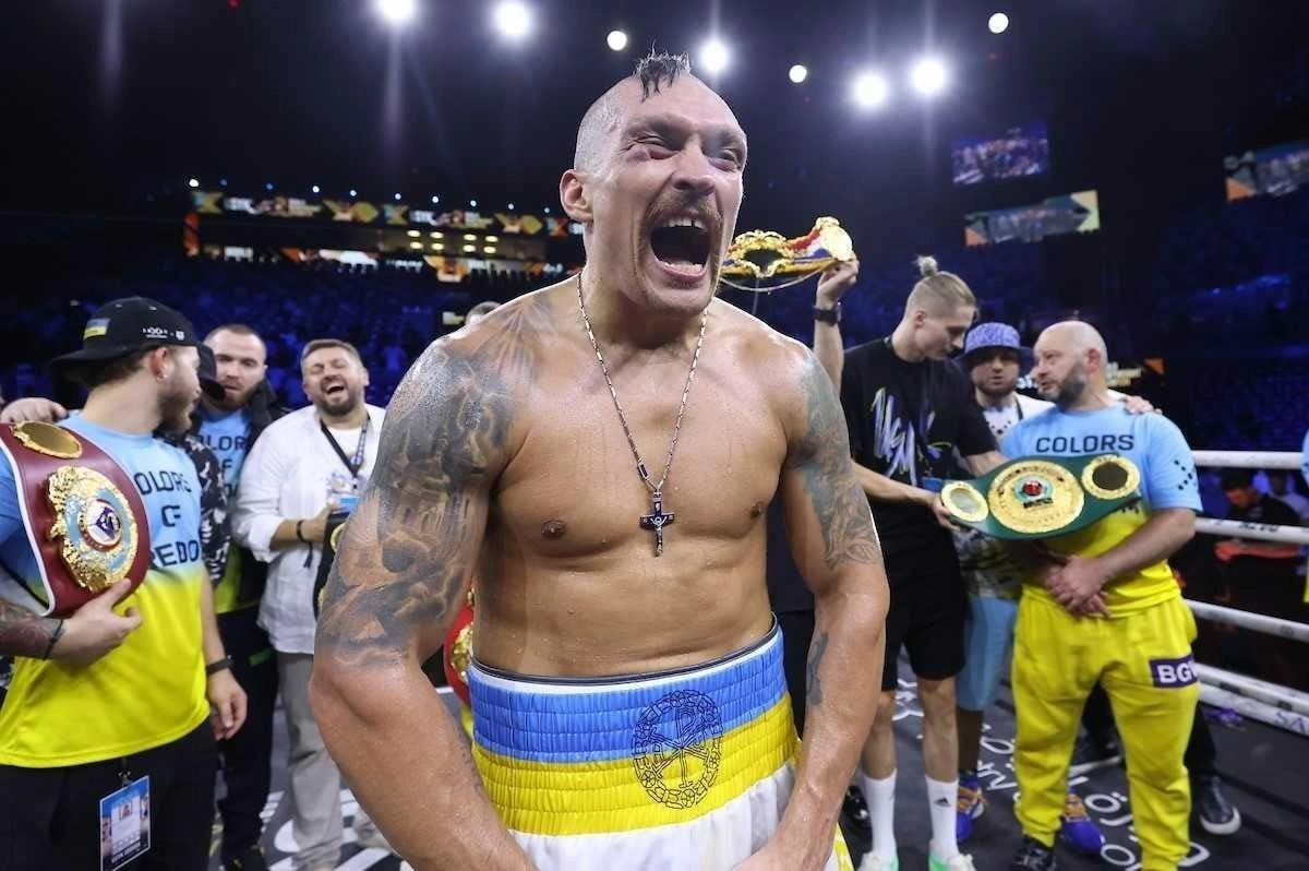 Усик здолав Верховена технічним нокаутом в 11 раунді та захистив чемпіонські пояси