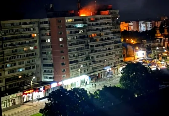 Російський дрон із вибухівкою врізався у багатоповерхівку країни НАТО: деталі від кореспондентки УСІ з Румунії