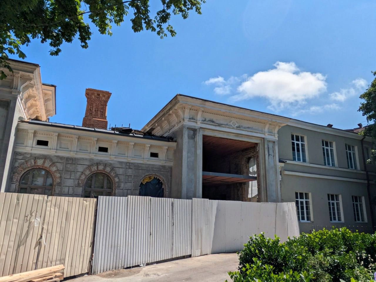 У Єврейській лікарні ремонтують історичний корпус 1900 року
