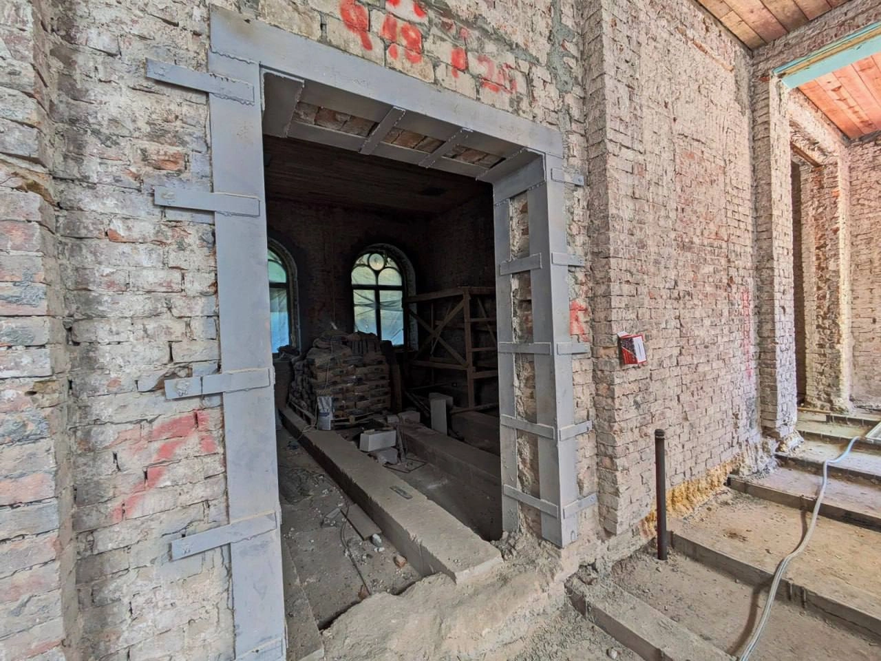 У Єврейській лікарні ремонтують історичний корпус 1900 року