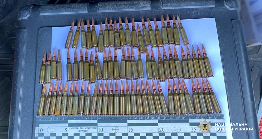 На Одещині чоловік обкрадав знайомих і носив із собою бойові набої