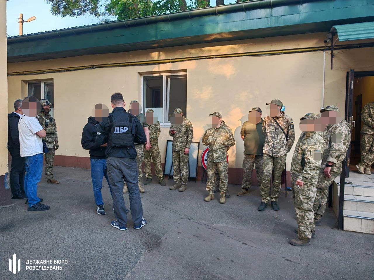 ДБР заявило про катування чоловіків в одному з ТЦК на Одещині