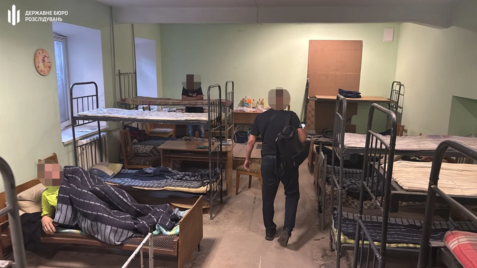 ДБР викрило на Одещині масштабну схему катувань та незаконної мобілізації: затримані дев’ятьох осіб