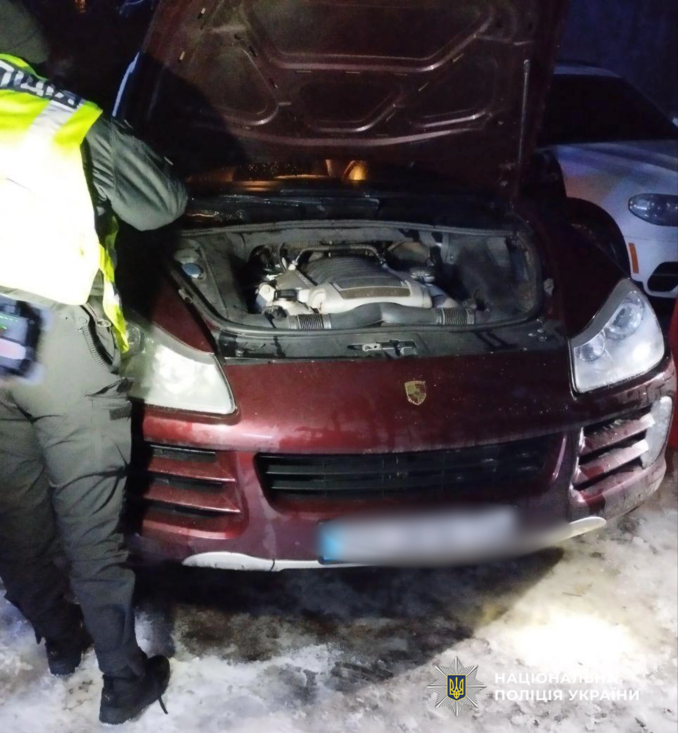 Одеситу загрожує до 10 років за підпал двох автомобілів на замовлення