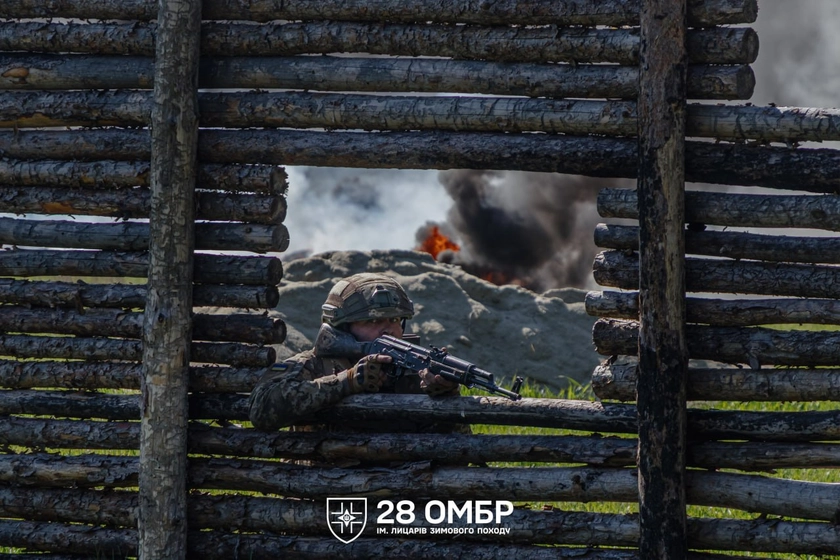 Війна. День 1577 коротко про головне (ОНОВЛЮЄТЬСЯ)
