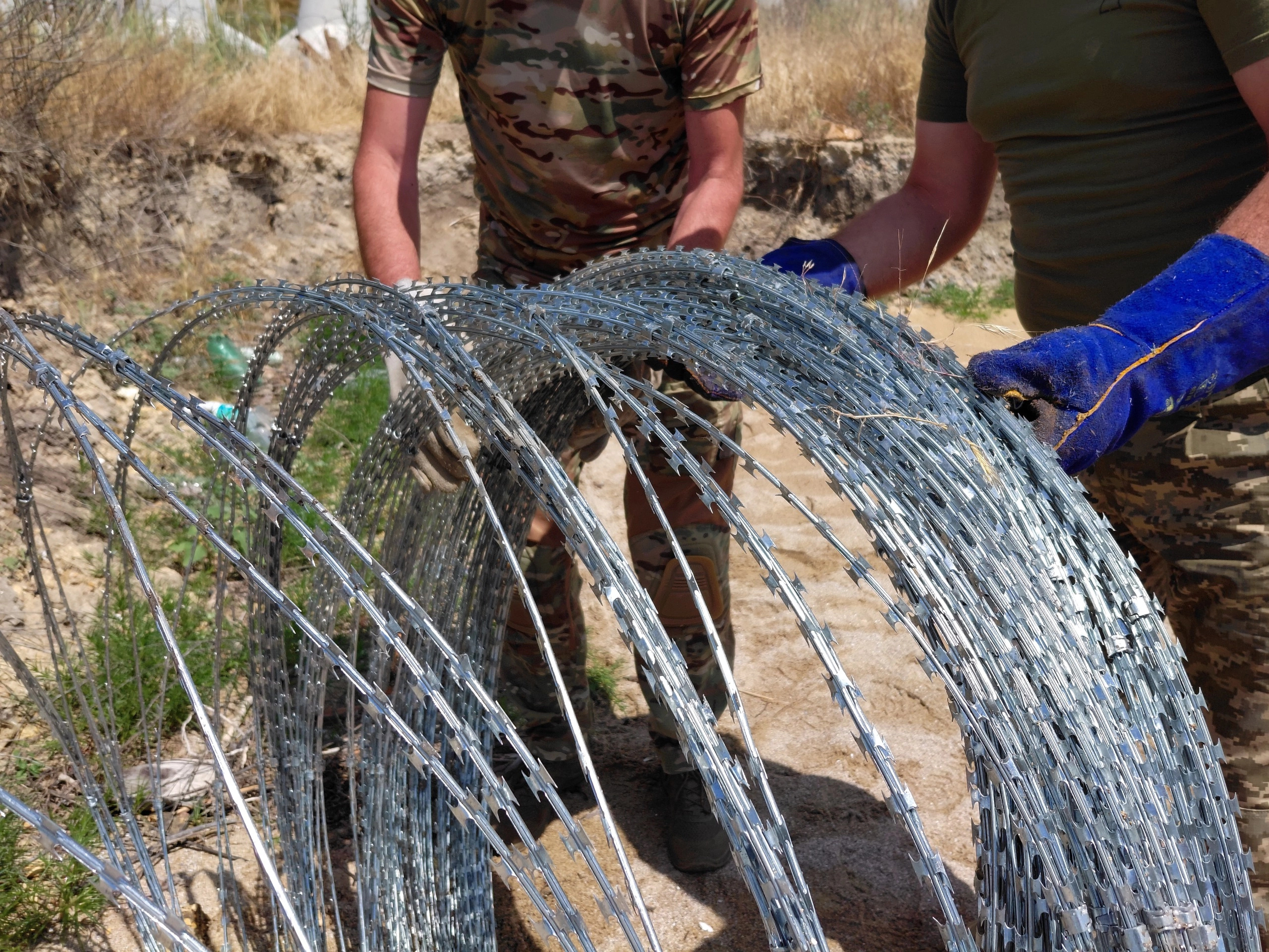 Українські військові продовжують зміцнювати берегову лінію