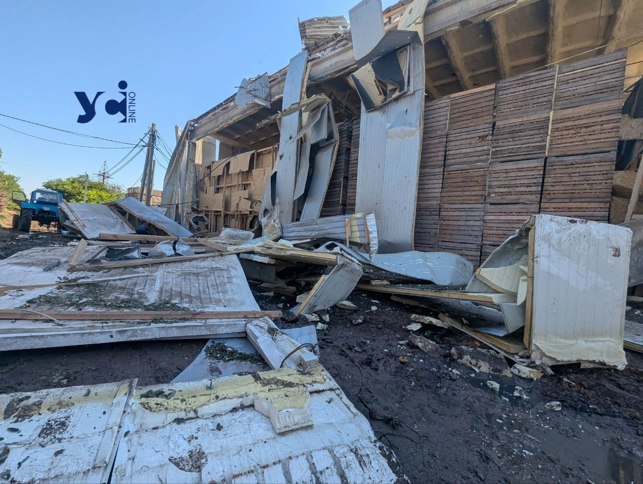 Балістичний удар по агропідприємству на Одещині: загинула людина, згоріли склади та врожай