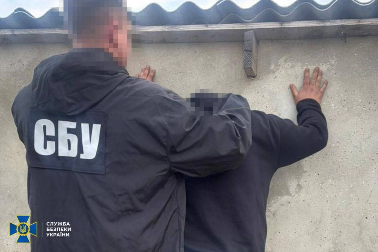 На Одещині затримали військового-дезертира, який на замовлення росіян підпалив автомобіль ЗСУ