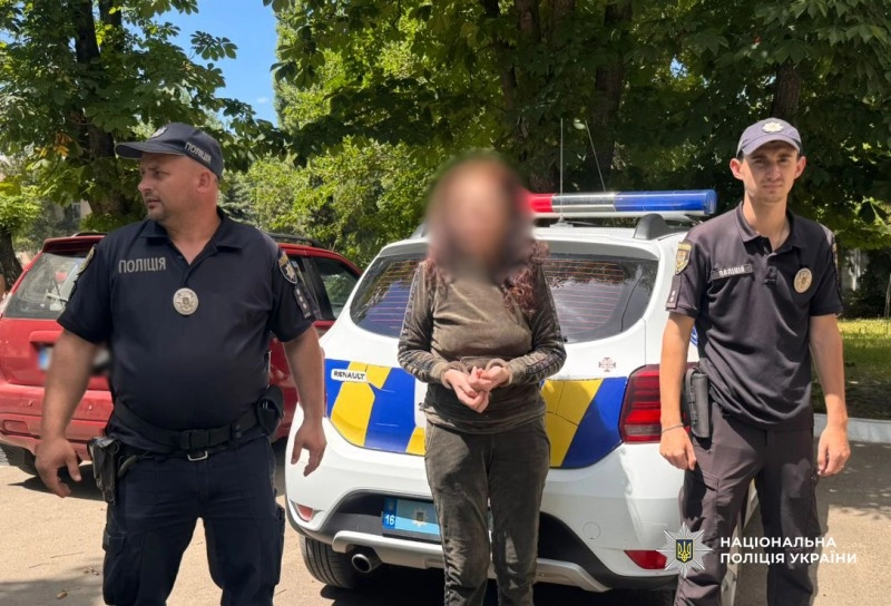 На Одещині доглядальниця навмисно обпекла 84-річну пенсіонерку праскою: їй повідомили про підозру в катуванні