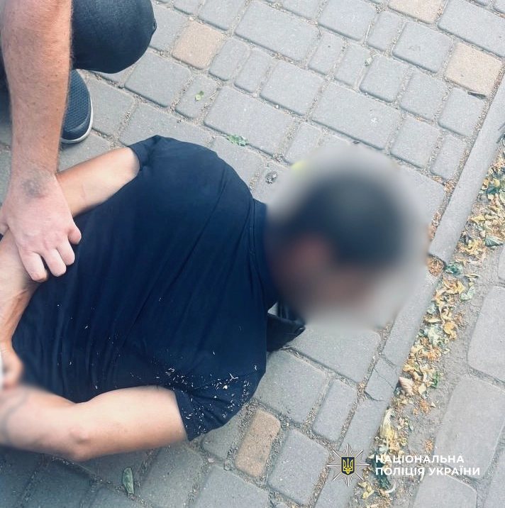 В Одесі нападник побив і пограбував 86-річного чоловіка