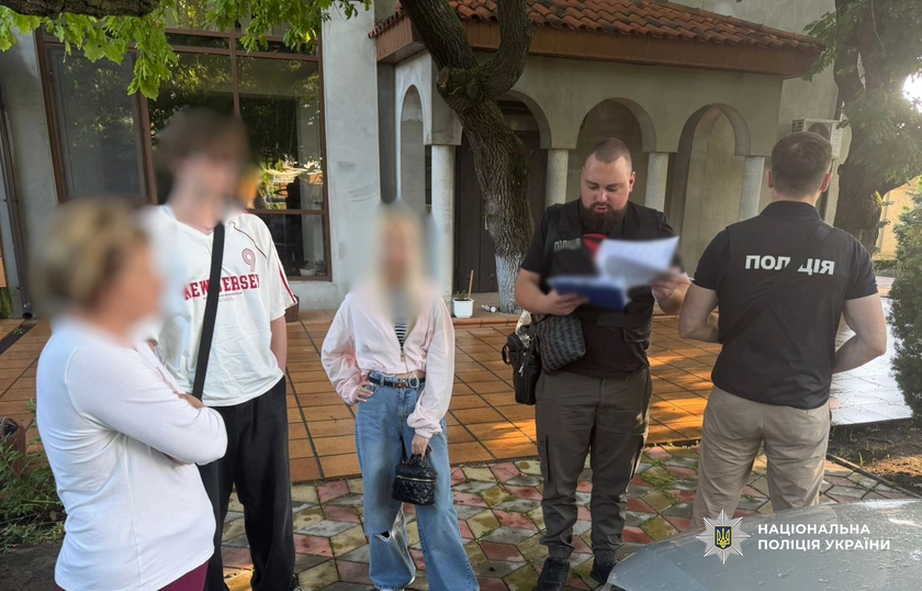 На Одещині бухгалтерку комунального підприємства підозрюють у переплаті 622 тисяч за авто