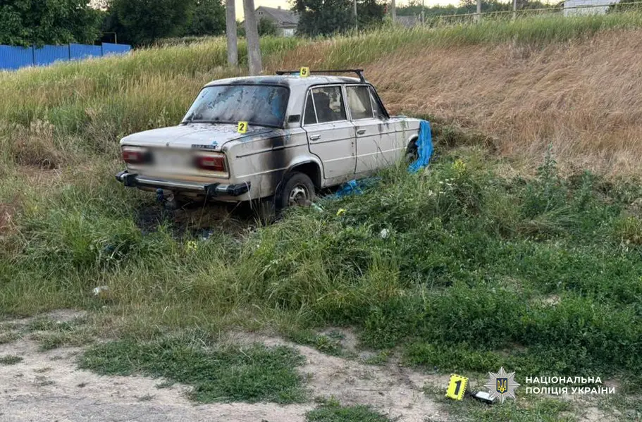 На Одещині син після сварки підпалив два автомобілі батька