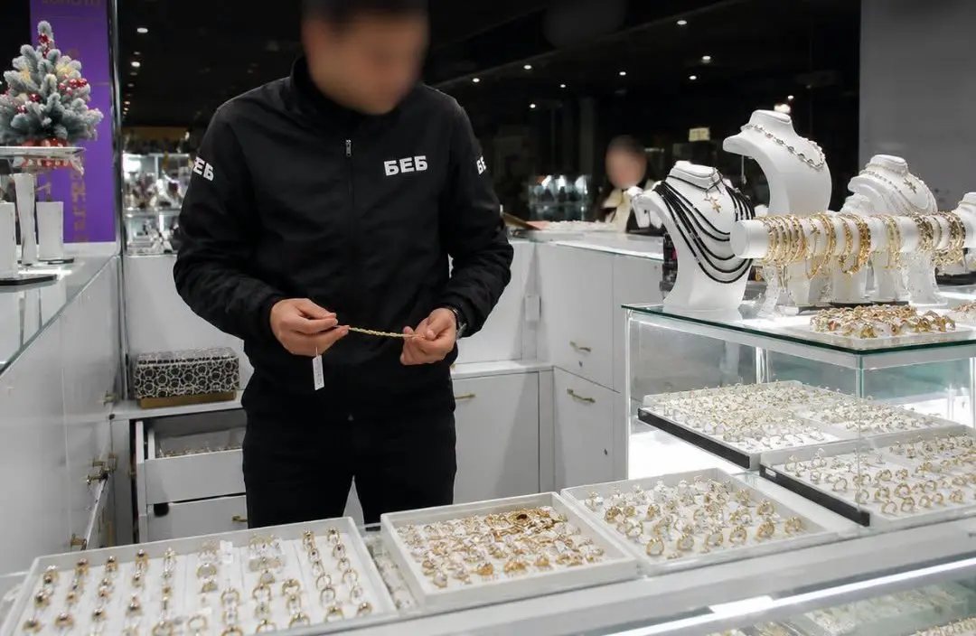 В Одесі продавали підроблені прикраси відомих брендів: судитимуть двох організаторів