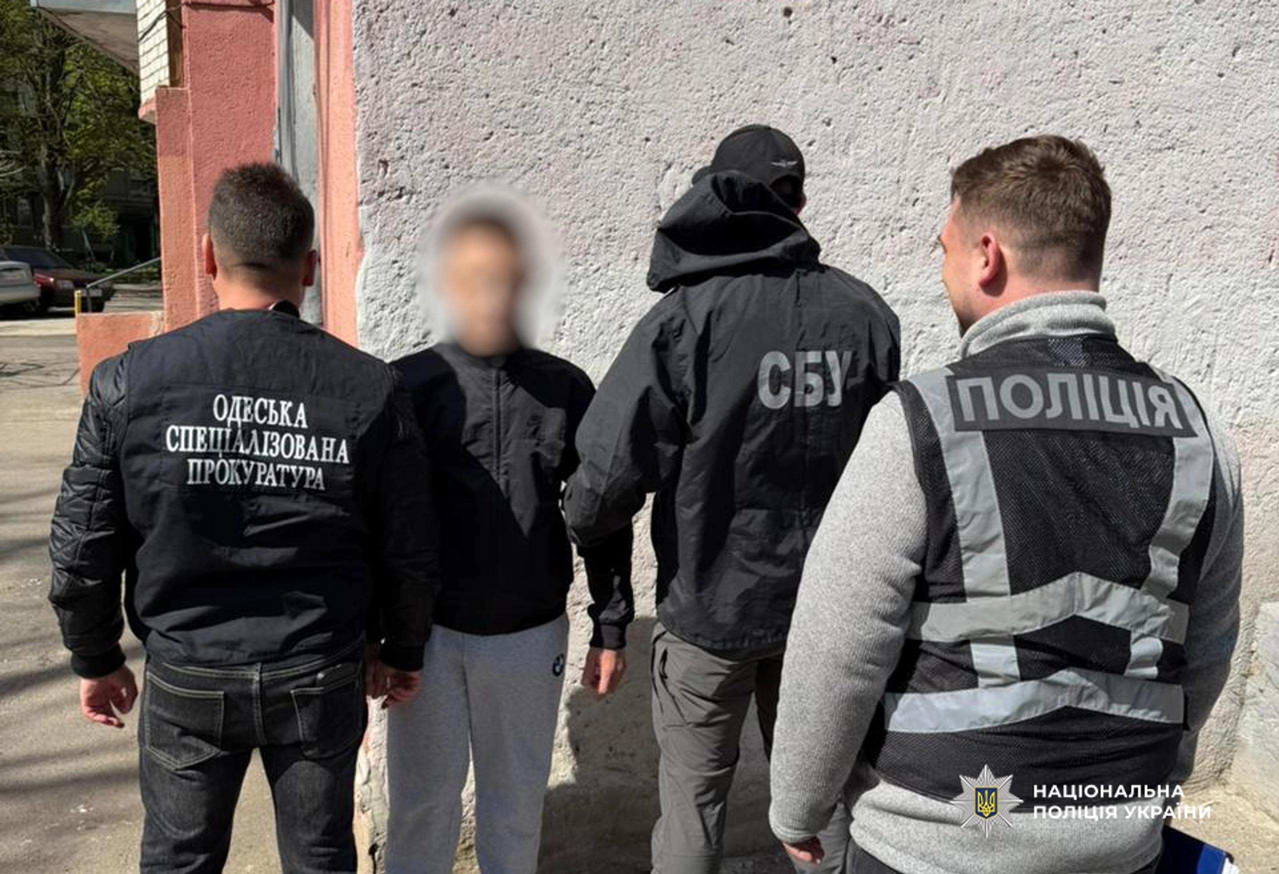 В Одесі затримали чоловіка з наркотиками, гранатами та боєприпасами