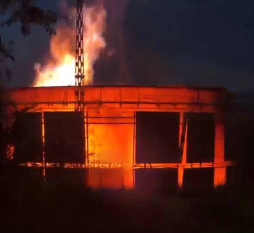 На Одещині після атаки дронів спалахнула пожежа на промисловому підприємстві