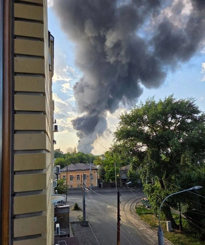 Ніч вибухів у Ростовській області: «добрі» дрони дістали Таганрога