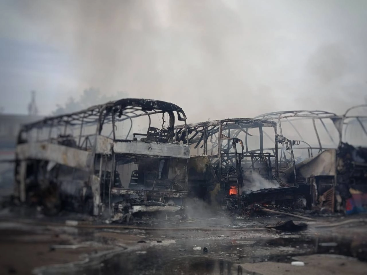 Атака на Одещину: згоріли автобуси, є постраждалі