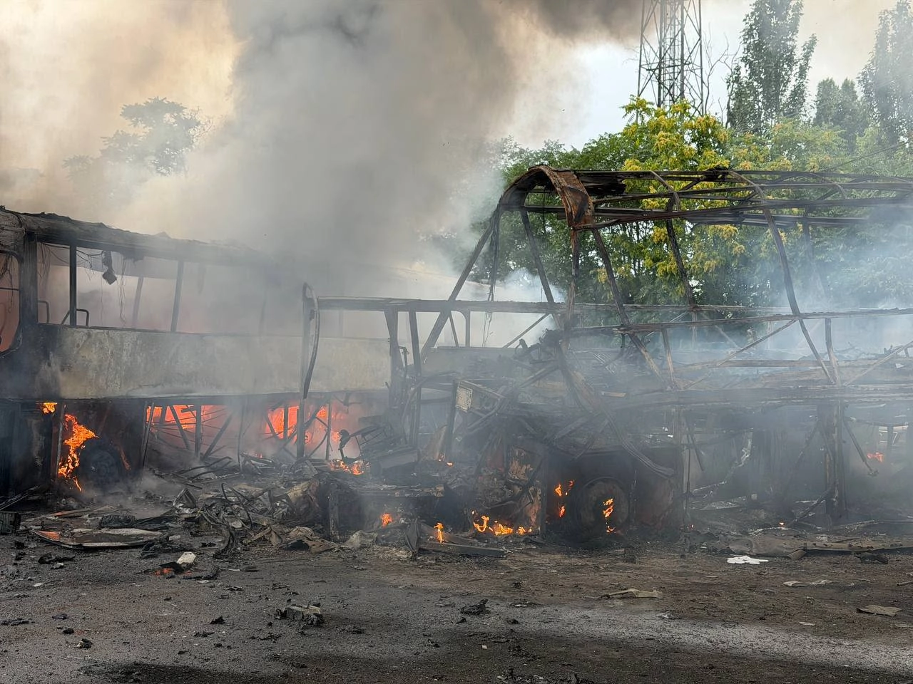Атака на Одещину: згоріли автобуси, є постраждалі