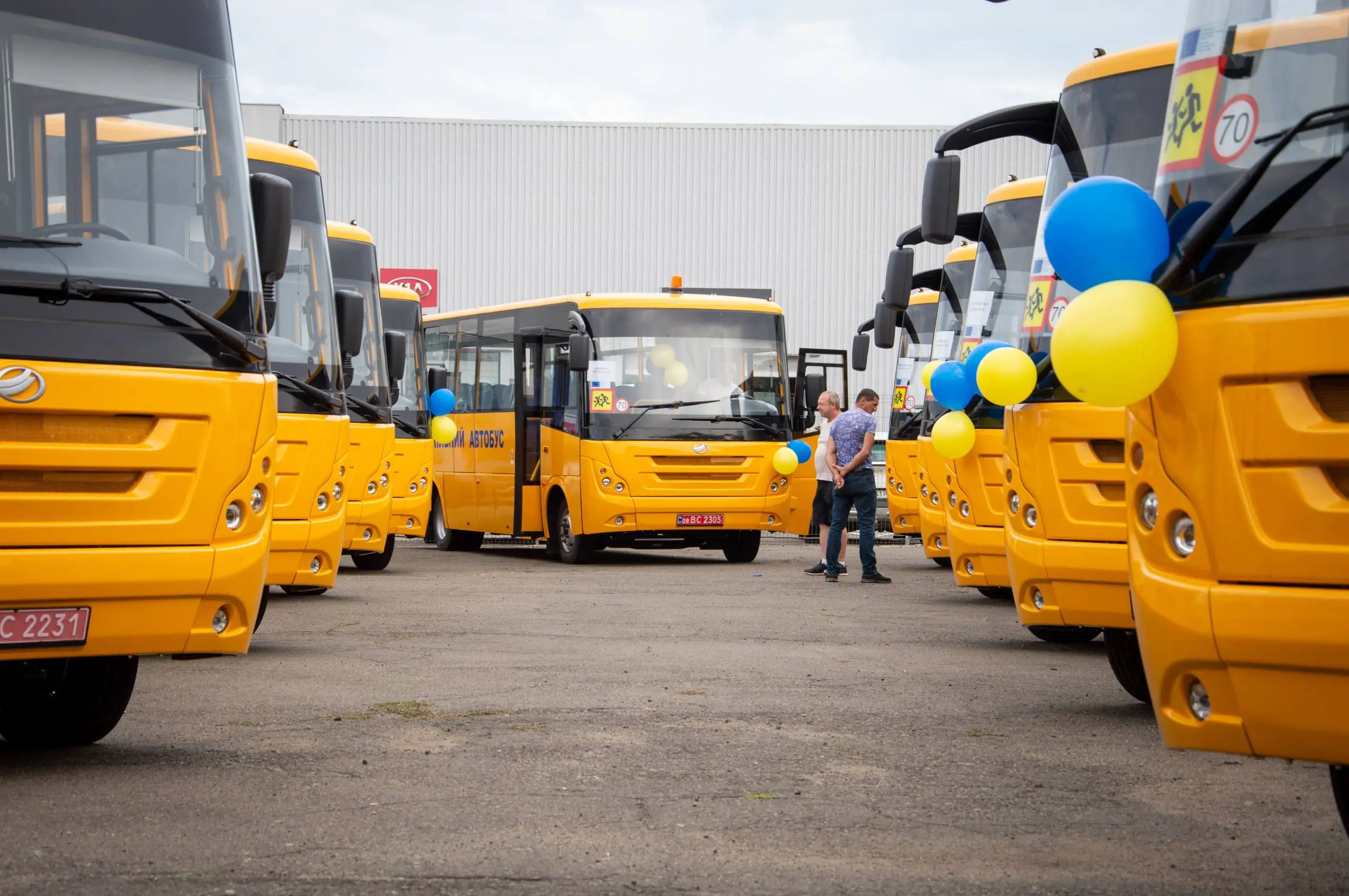 Одещина отримала 26 нових інклюзивних шкільних автобусів