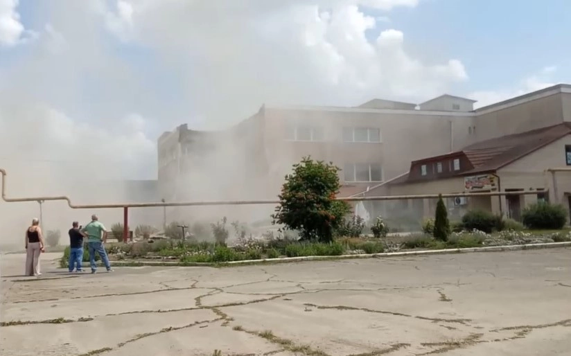 У Балті обвалилася частина будівлі покинутої швейної фабрики