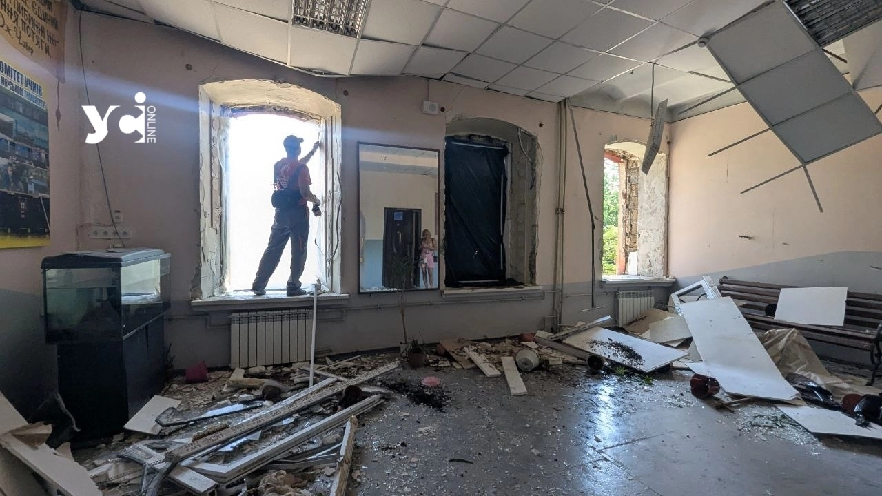 Ракетна атака на Одесу 16 липня: пошкоджено Морський коледж та АЗС, фото наслідків