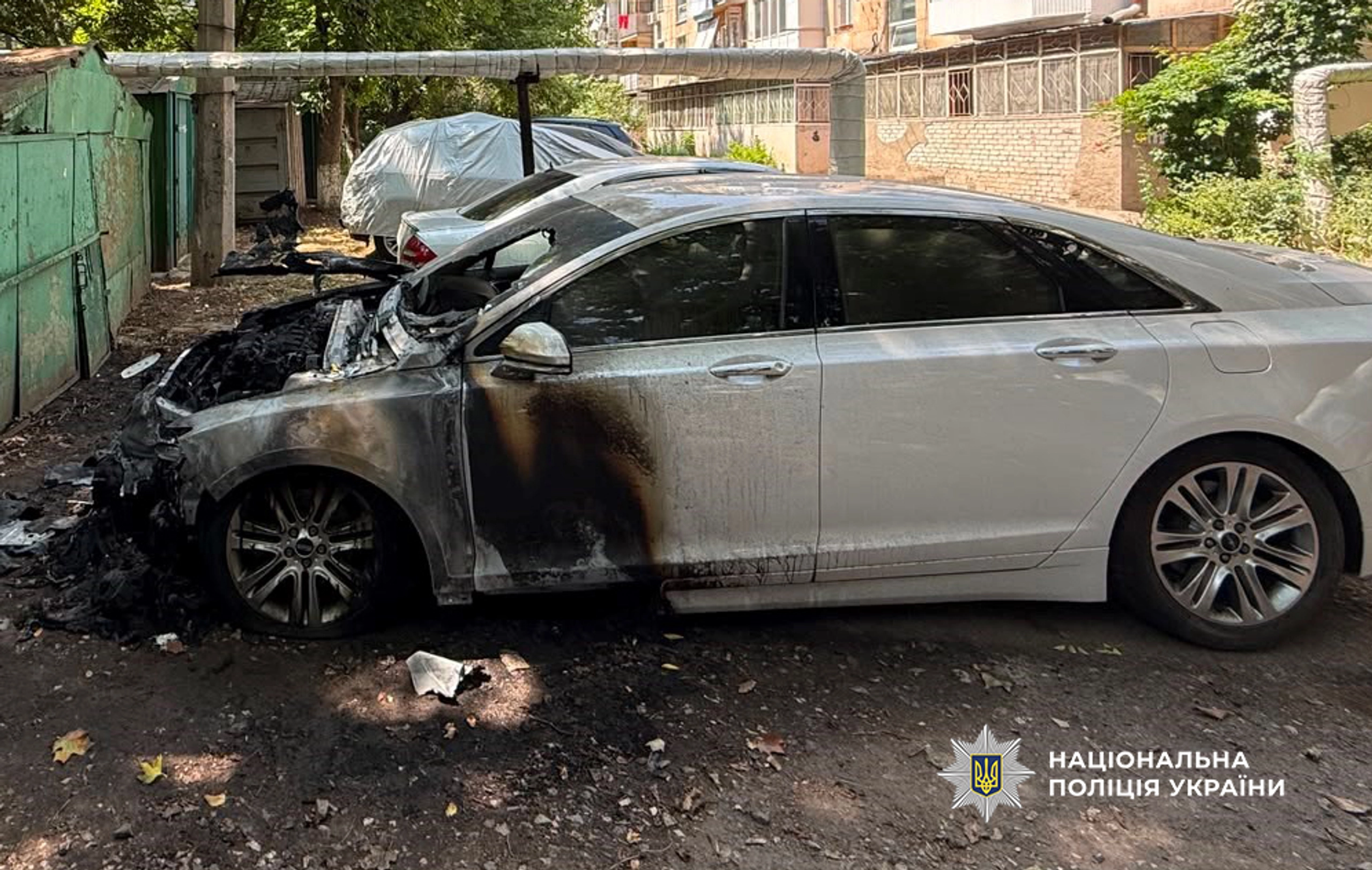 В Одесі затримали 18-річного палія: за 500 доларів він підпалив автомобіль Lincoln